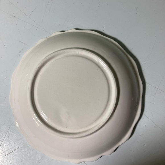 Elegant White Ceramic Pitcher and Saucer Set - Picture 6 of 8